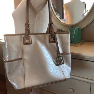 Calvin Klein XL Signature tote in pearled beige